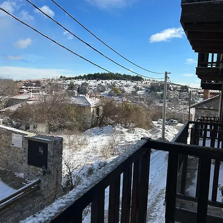 παραδοσιακή μεζονέτα στον π.άγιο αθανάσιο