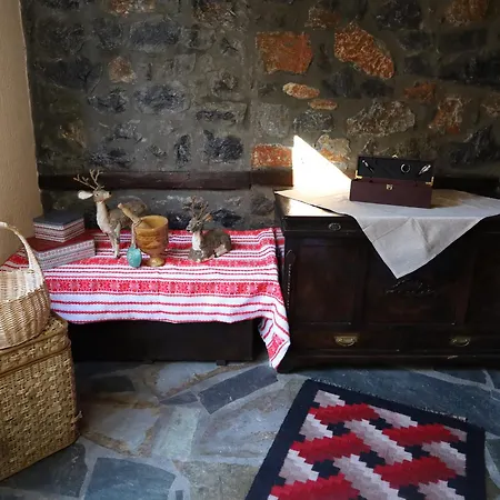 παραδοσιακή μεζονέτα στον π.άγιο αθανάσιο Апартаменты