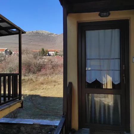 παραδοσιακή μεζονέτα στον π.άγιο αθανάσιο